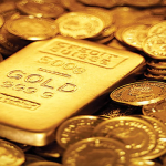 Gold price per tola increases Rs900