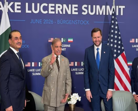Pakistan backs US-Iran peace talks