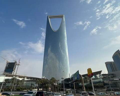 Saudi Arabia’s Kingdom Centre Orders Mandatory Remote Work
