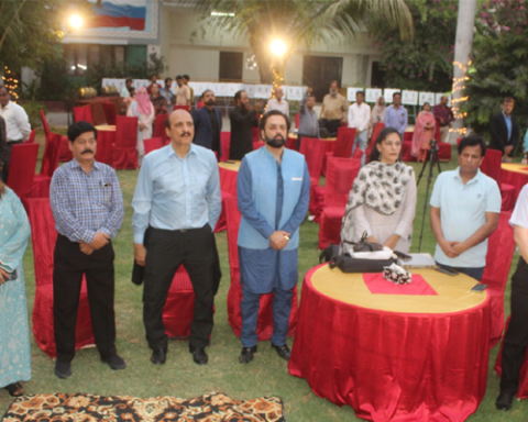 Russian house honors journalists on Russia day