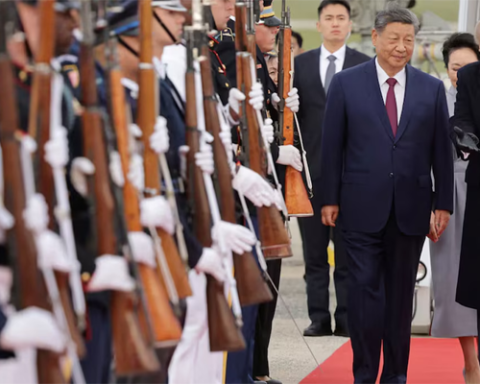 Trump, Xi meet as US-China trade truce extended