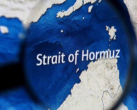 US-Iran talks target Hormuz reopening in phased deal