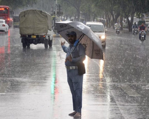 Karachi braces for rain and strong winds ahead of Eid festivities