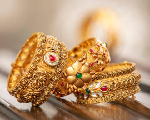Gold Price in Pakistan Jumps Rs5,100 Per Tola on August 7