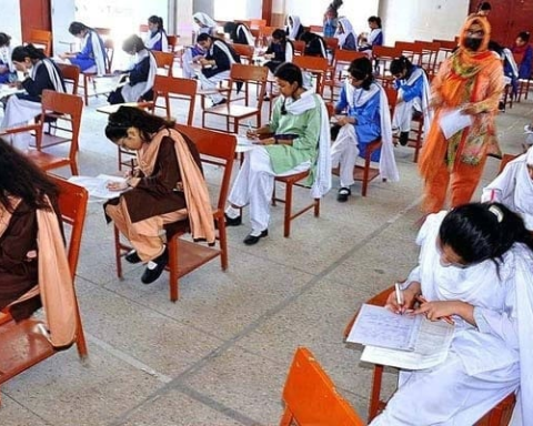 Sindh prohibits photography in govt girls’ colleges