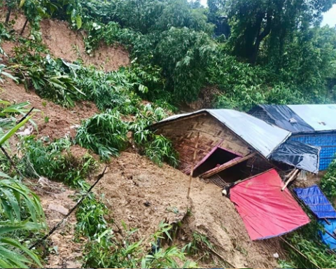 Bangladesh landslide kills Rohingya School children