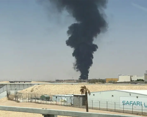 Houthi attacks disrupt Riyadh flights as Saudi tensions escalate