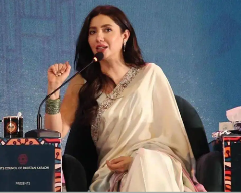 Mahira Khan confirms pregnancy, fans celebrate happy news