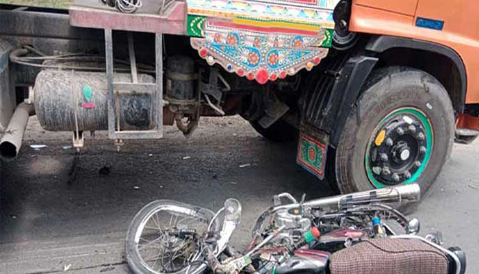 Water tanker kills motorcyclist in Karachi