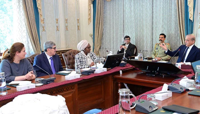 PM emphasizes investment over loans as top priority