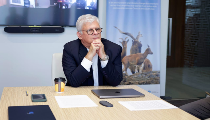 Media roundtable at Aga Khan University highlights urgent need to protect Karachi’s mangroves