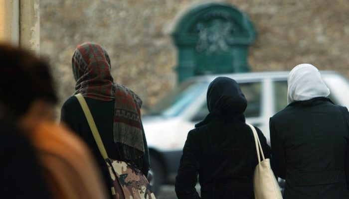 Austria approves school headscarf ban