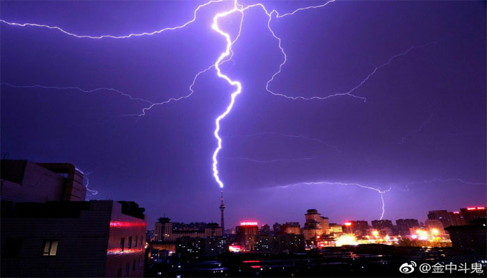 Deadly thunderstorms sweep India and Nepal, leaving 69 dead
