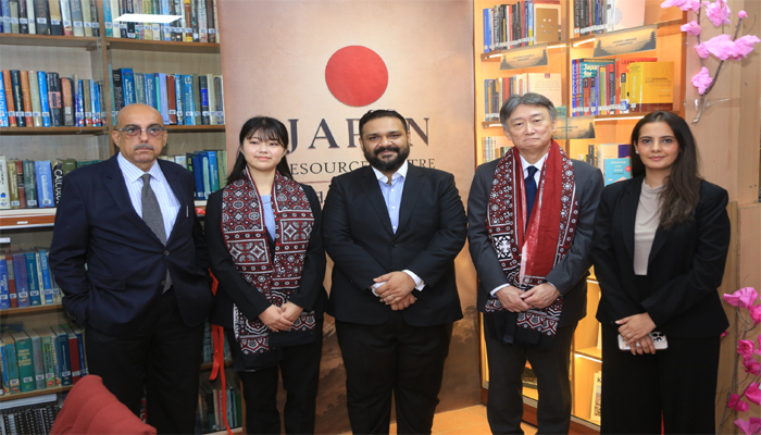 Consul General of Japan Donates 110 Books to Greenwich University