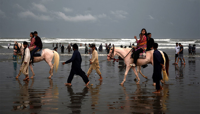 Karachi’s Seaview beach to remain open on New Year’s Eve