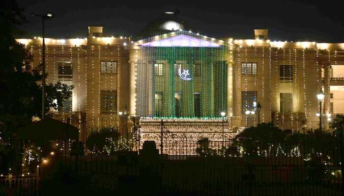 Sindh unveils prize scheme for top Independence Day decorations