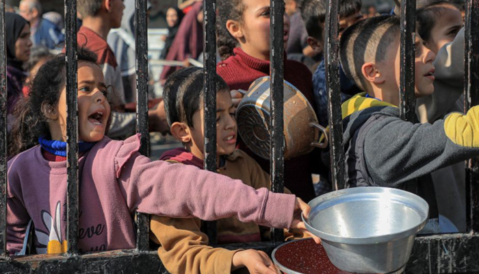 Israel to ease Gaza blockade with limited food shipments