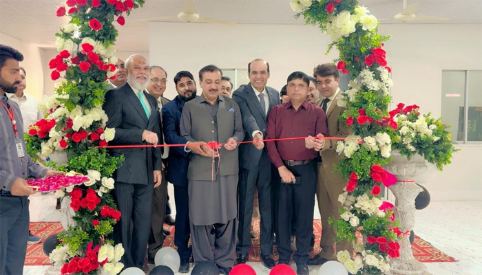 Alumnus Faisal Khan donates computers to University of Sindh's IBA