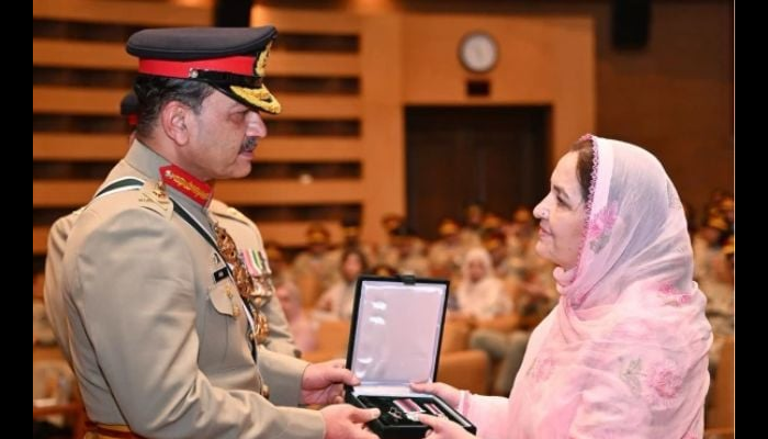 COAS honors martyrs and heroes at GHQ ceremony
