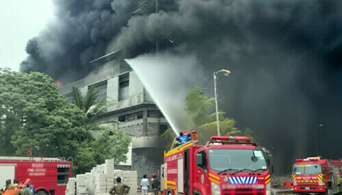 Massive fire destroys textile factory in Karachi’s Landhi Zone