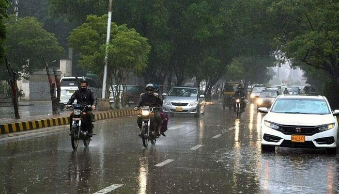 PMD predicts light to moderate rain in Karachi this evening