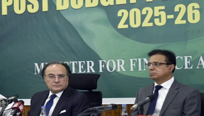 Aurangzeb unveils reforms in budget presser