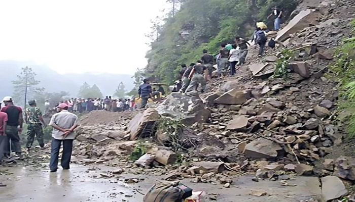 Eight dead in Gilgit landslide amid flood repair efforts
