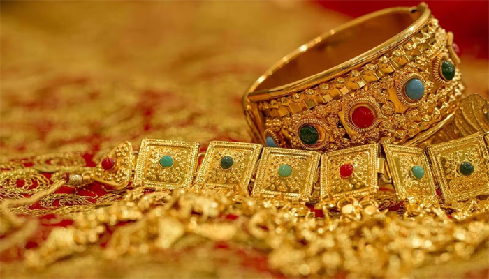 Gold rates continue decline in Pakistan