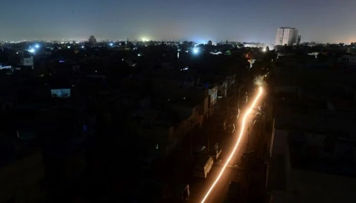 Darkness Descends: Karachi's power outage stretched into 48 hours