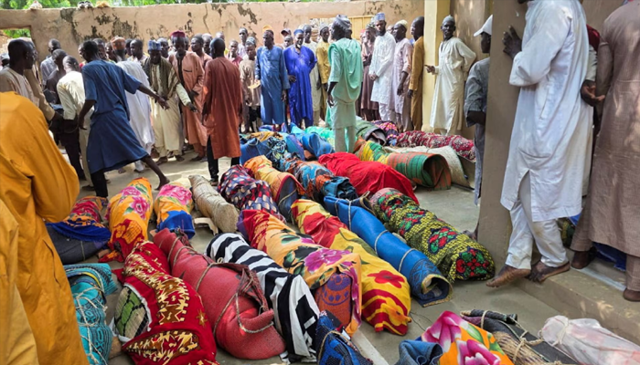 Nigeria boat capsize kills 43, mostly children