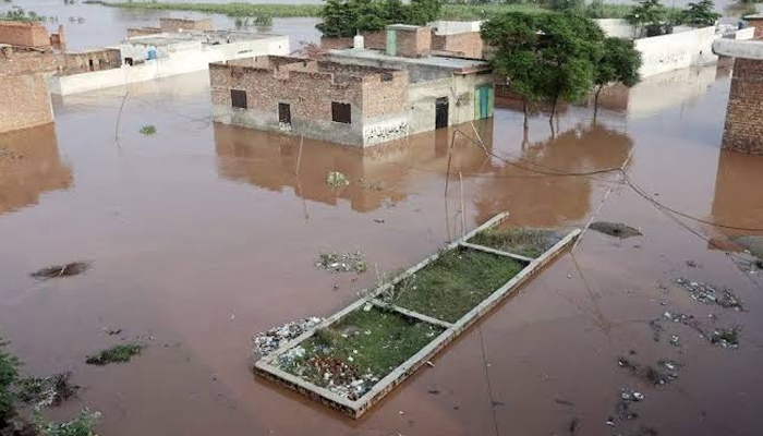 Floodwater expected to enter Sindh by Tuesday midnight: Official