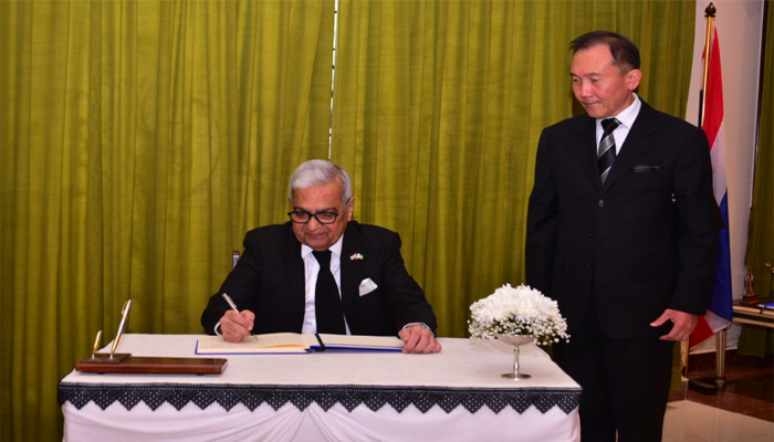 Condolence Book open at Thai Consulate
