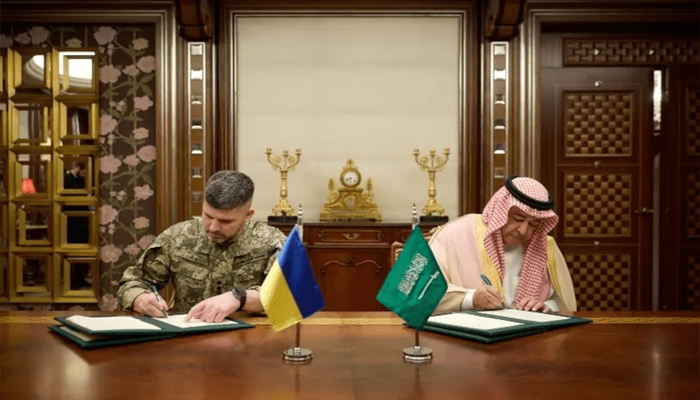 Zelensky seals 10-year air defense pacts with UAE and Qatar
