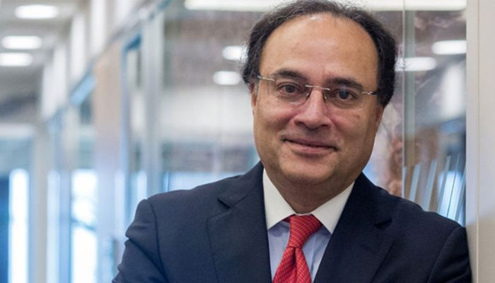 FinMin departs for London to meet British officials and investors
