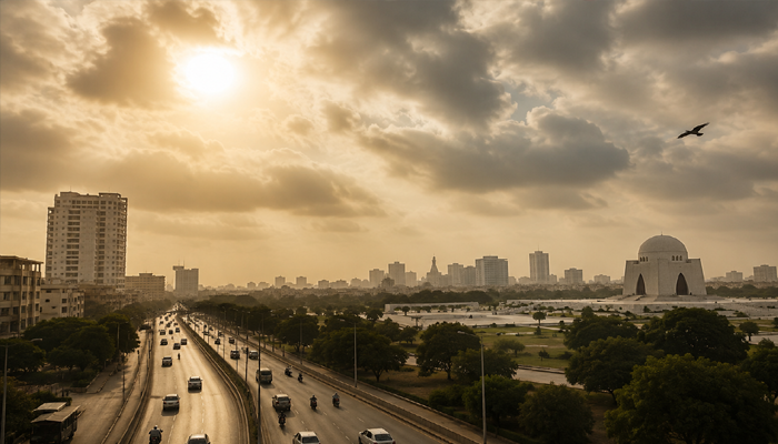 Karachi Faces Severe Heat Despite Cloudy Weather