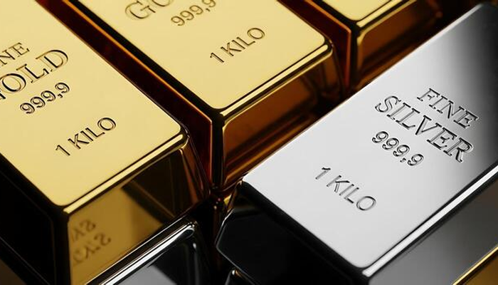 Gold falls to Rs523,762/tola, silver drops to Rs8,164