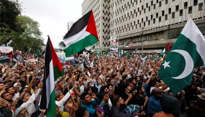WATCH: Hundreds gather in Islamabad to protest Israeli aggression outside American embassy