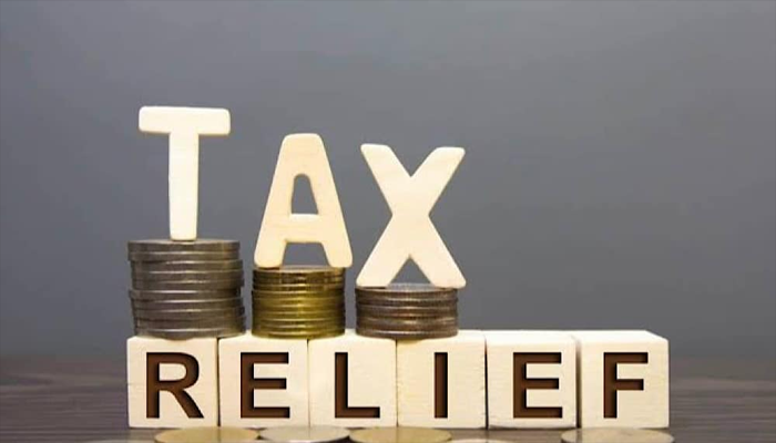 Govt cuts income tax for salaried class