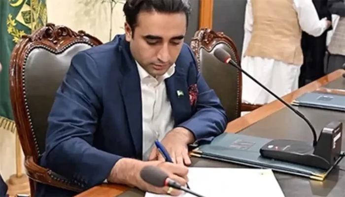 Bilawal calls for dialogue on AJK crisis