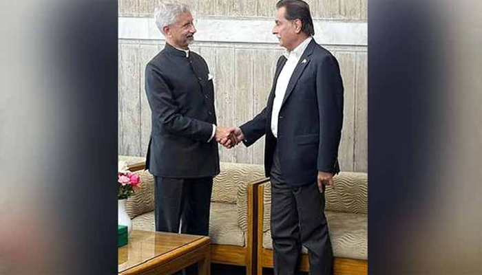 NA speaker Ayaz Sadiq, Indian FM Jaishankar share courtesies at Dhaka meeting