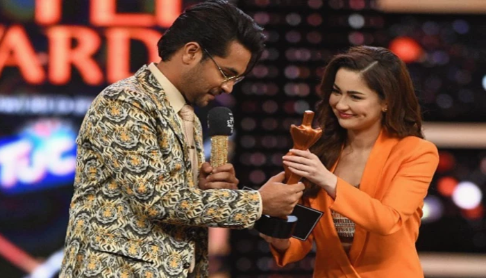 Asim Azhar Unarchives Instagram Posts Featuring Hania Aamir, Fans Feel Nostalgic