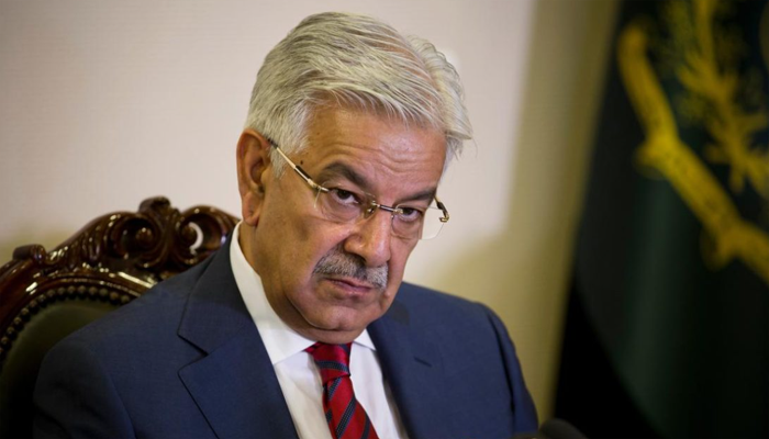 Khawaja Asif alleges LESCO staff took Rs.80,000 without receipt for transformer repair