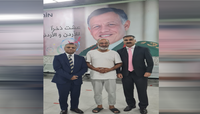 Ishaq Dar confirms Mushtaq Ahmad's safe return to Pakistan