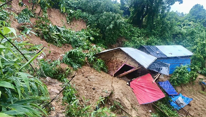 Bangladesh landslide kills Rohingya School children