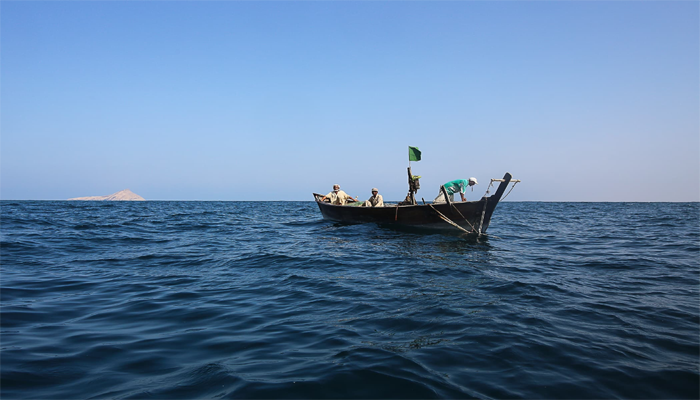 Pakistan halts sea fishing amid India tensions
